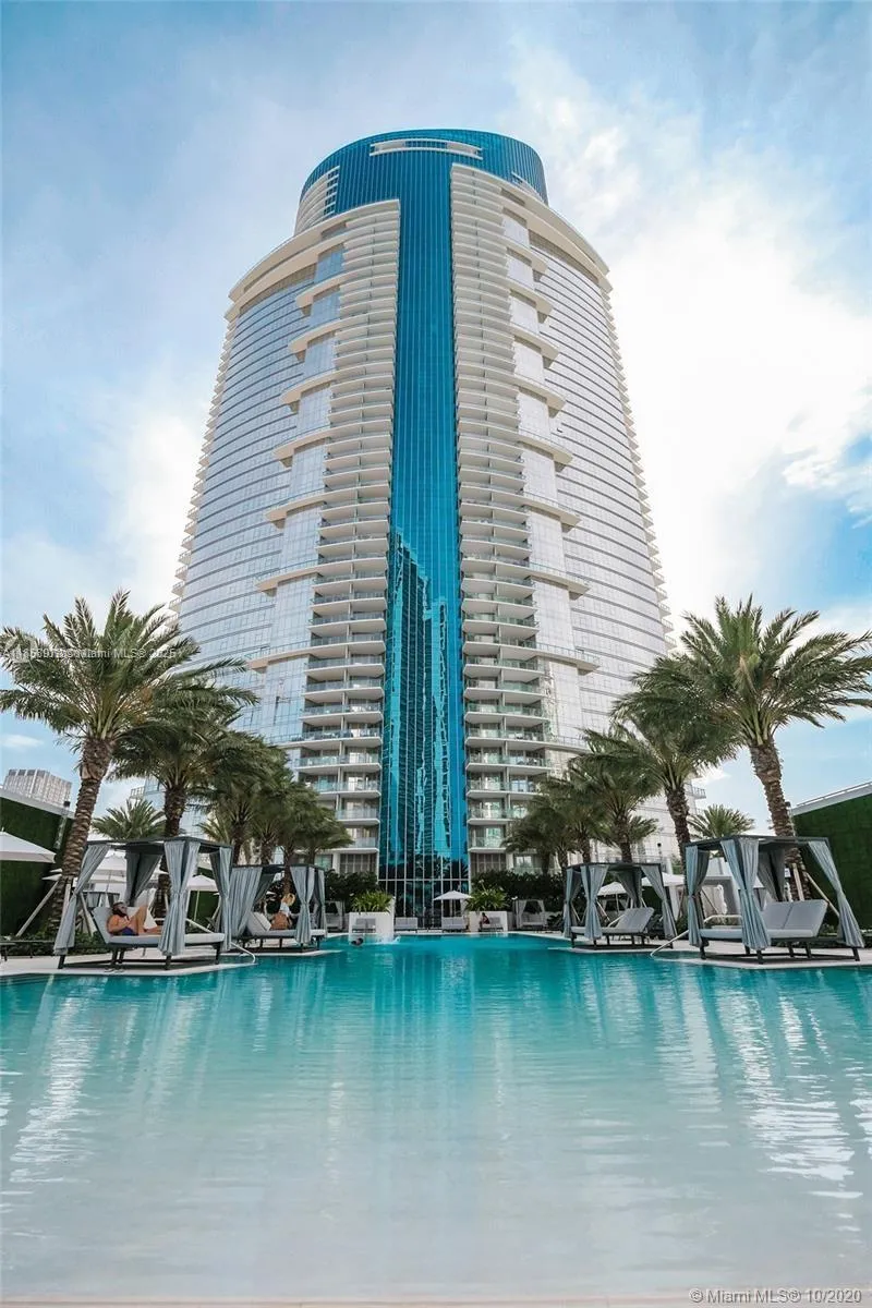 851 NE 1st Ave # 906, Miami FL 33132