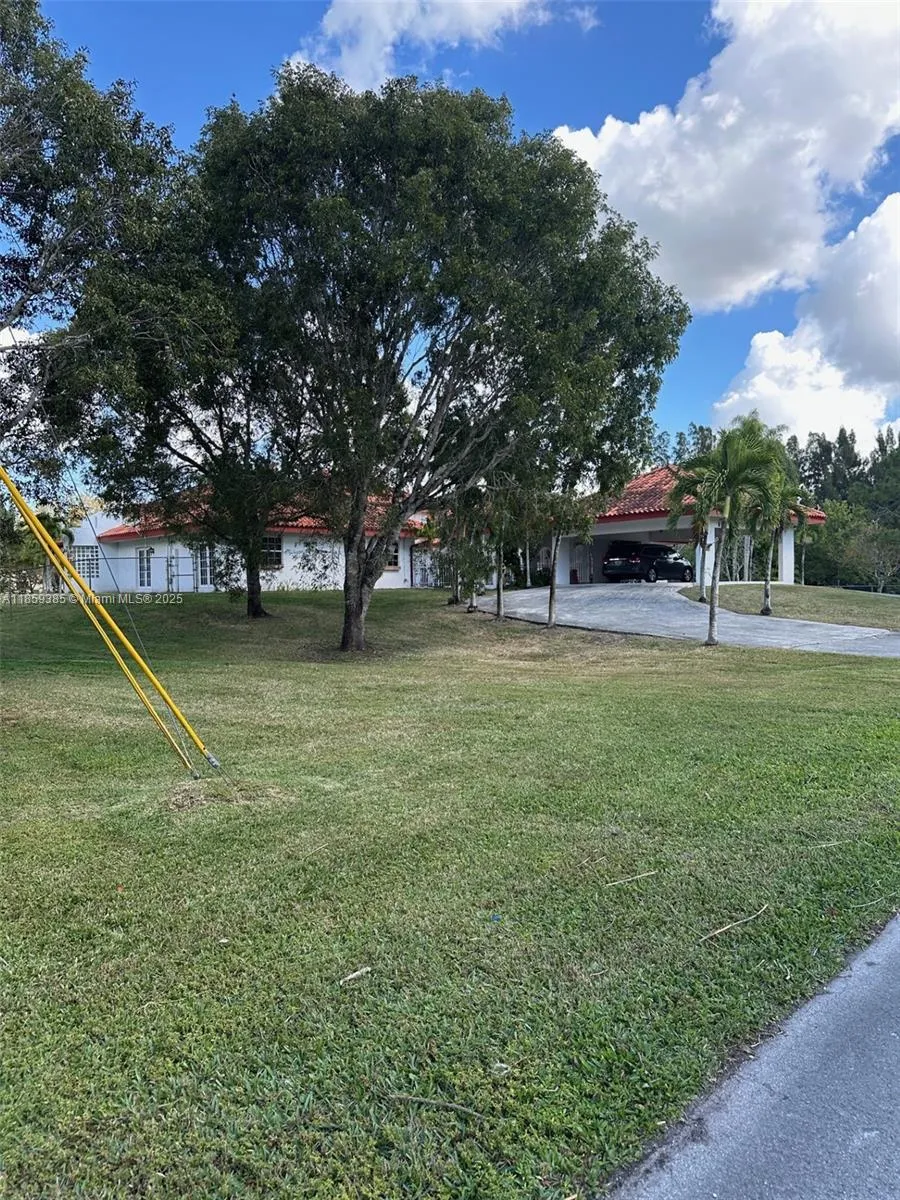 18901 SW 53rd St, Southwest Ranches FL 33332