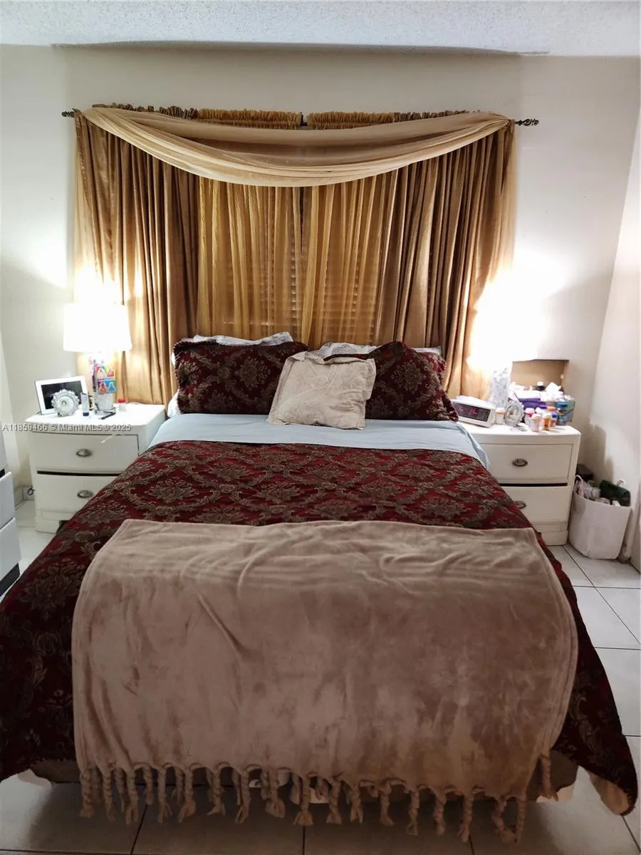 8360 NW 8th St # 2, Miami FL 33126