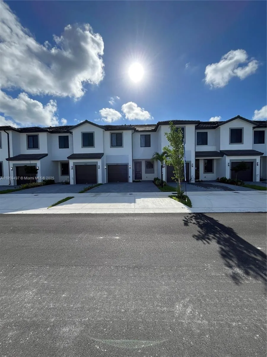 3 bedroom 2 bath for sale at 34515 SW 191st Ct, Miami FL 33034