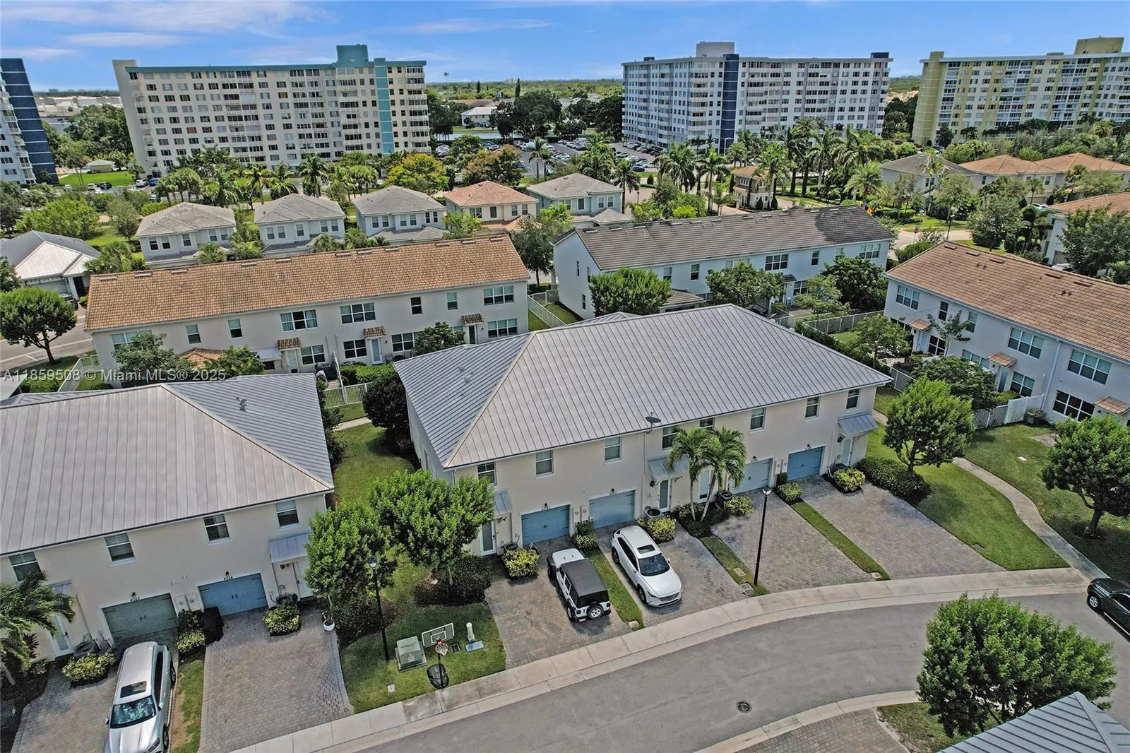 4046 Long Leaf Ln, Hollywood FL 33021