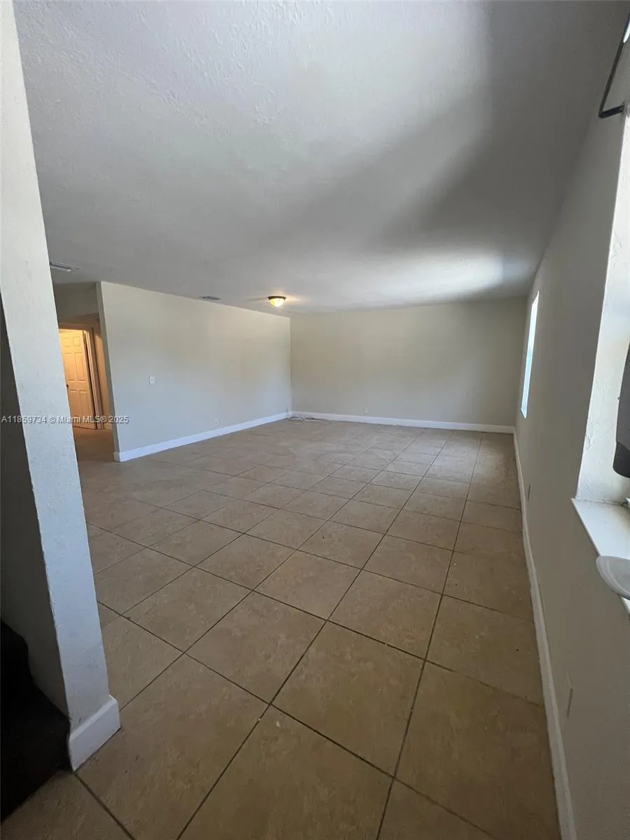 1649 W 28th St # B, Riviera Beach FL 33404