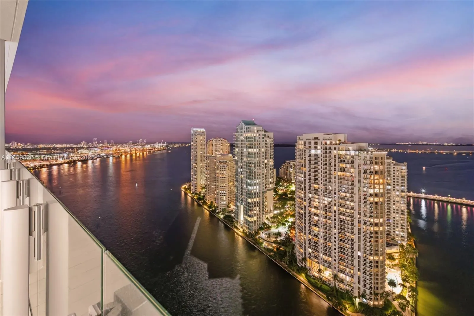 3 bedroom 3 bath for sale at 300 Biscayne Blvd Way # 3602, Miami FL 33131