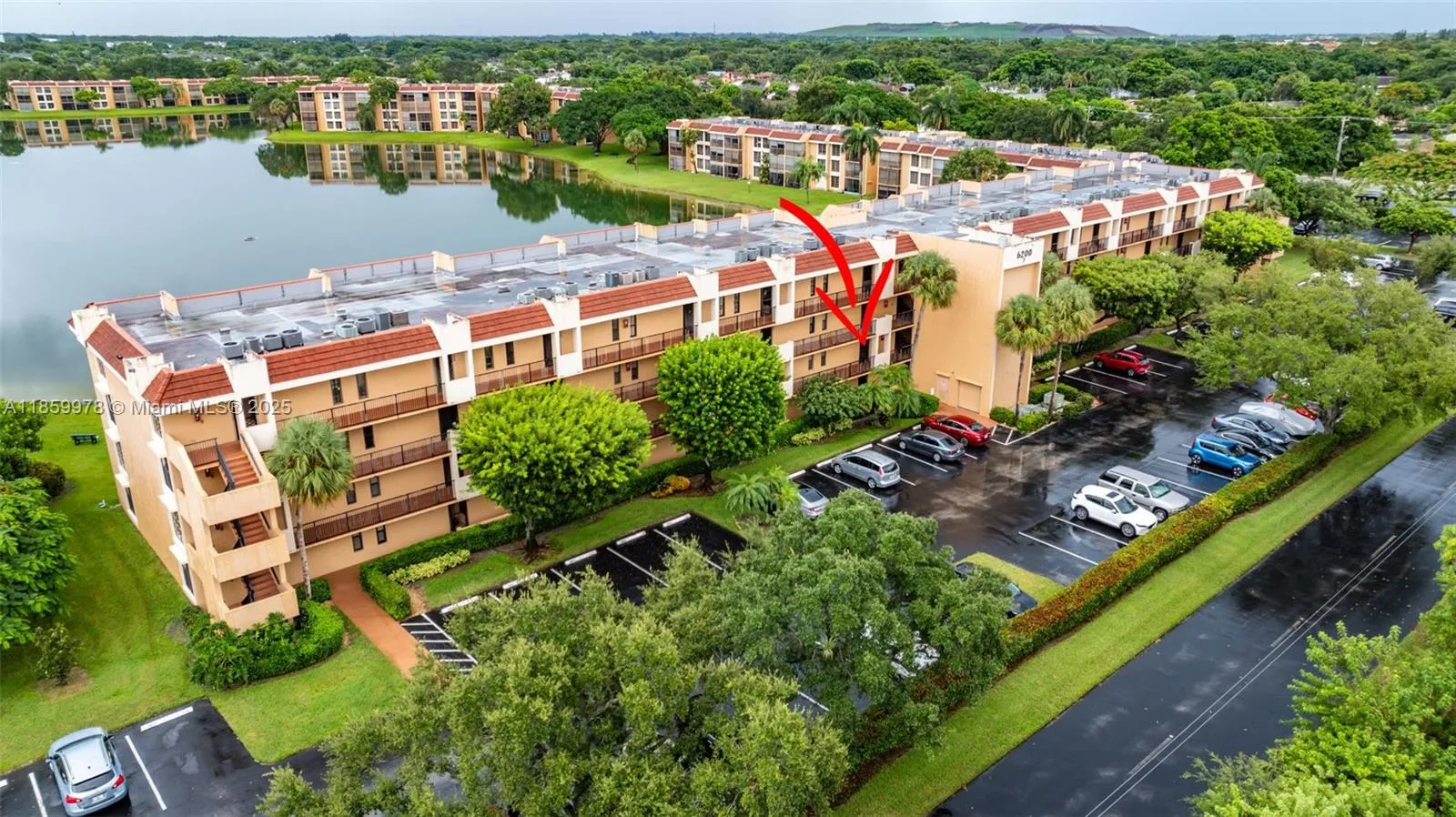 2 bedroom 2 bath for sale at 6219 Coral Lake Dr # 207, Margate FL 33063