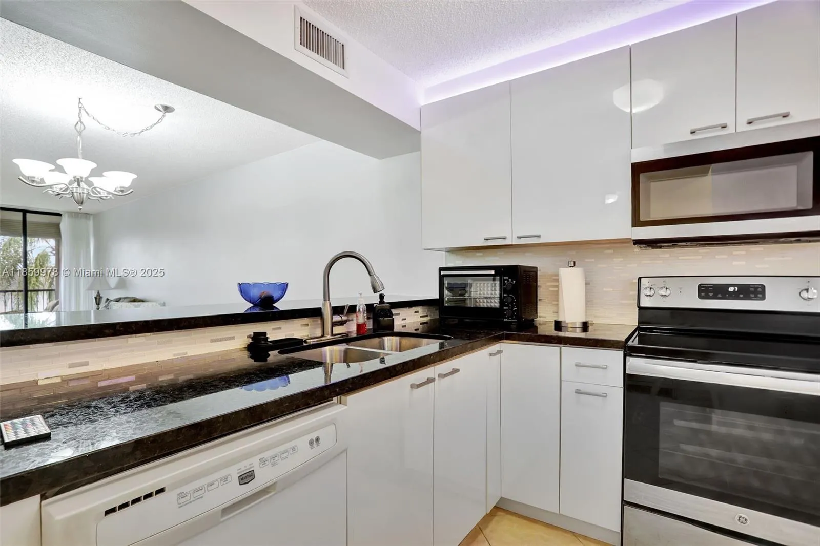 6219 Coral Lake Dr # 207, Margate FL 33063
