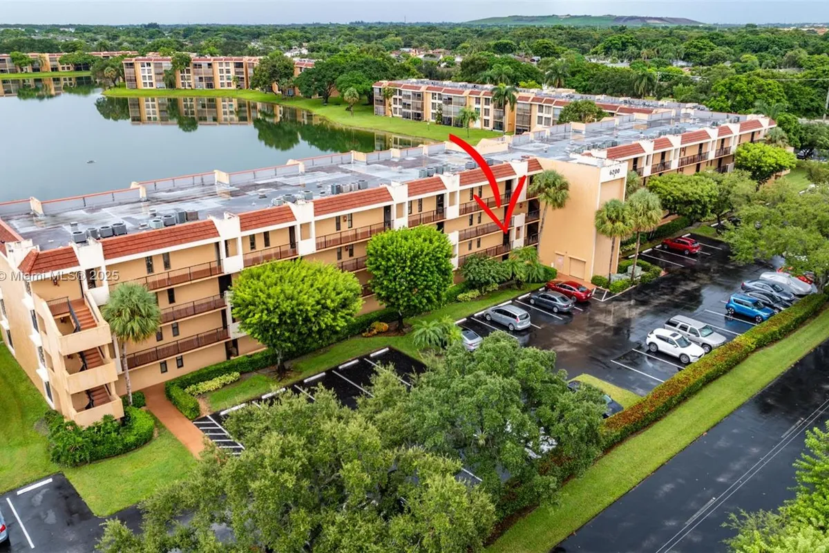 6219 Coral Lake Dr # 207, Margate FL 33063