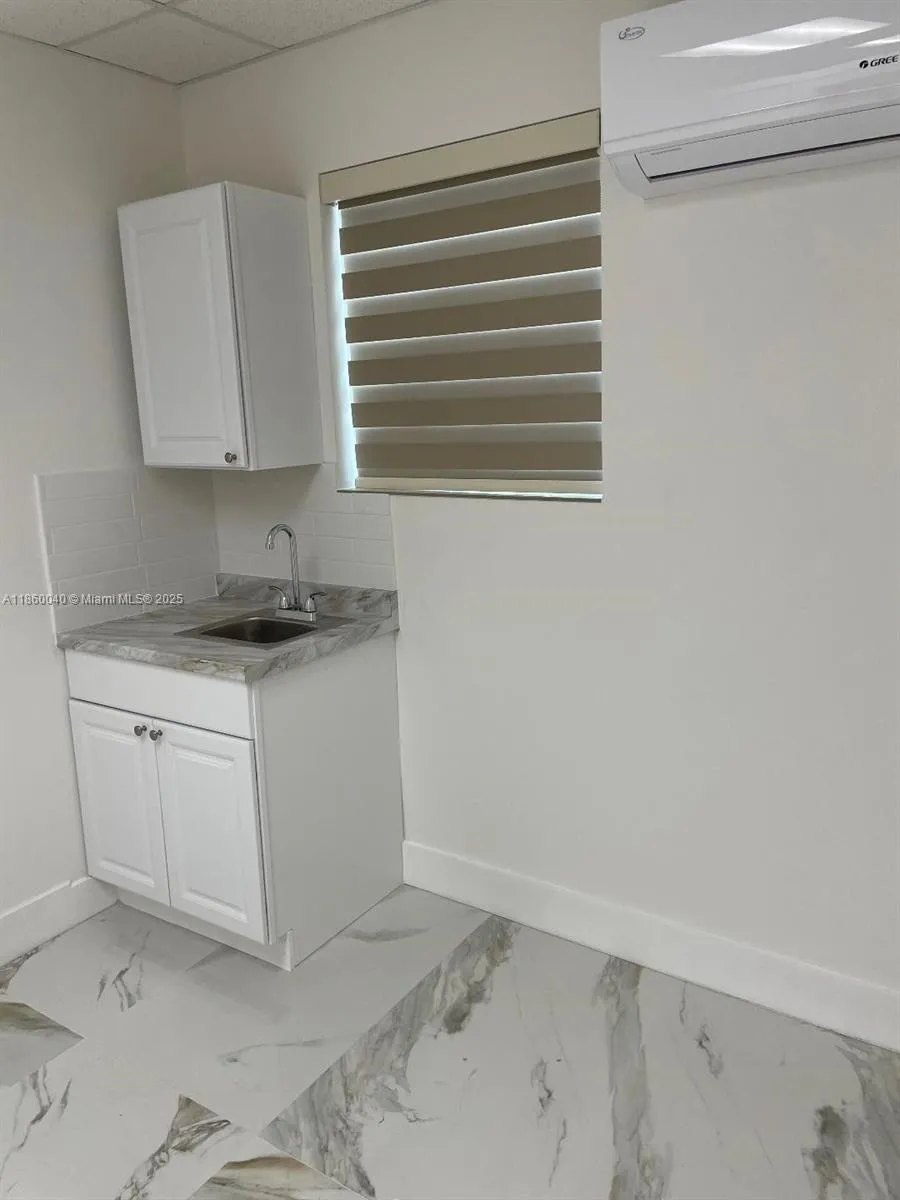 1772 W Flagler St, Miami FL 33135