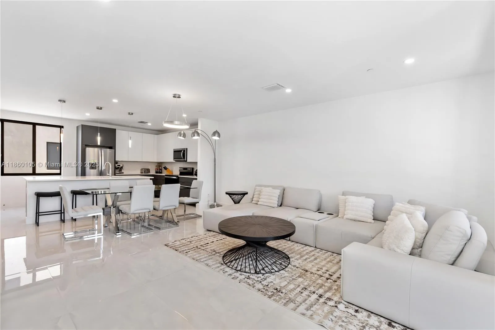 3 bedroom 3 bath for sale at 436 SE 12th Ct, Fort Lauderdale FL 33316