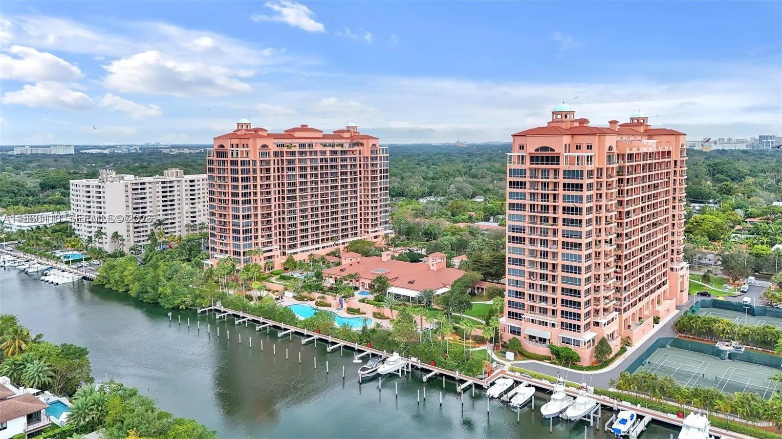 2 bedroom 3 bath for sale at 10 Edgewater Dr # 4H, Coral Gables FL 33133