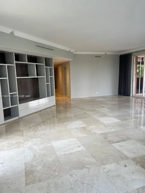 10 Edgewater Dr # 4H, Coral Gables FL 33133