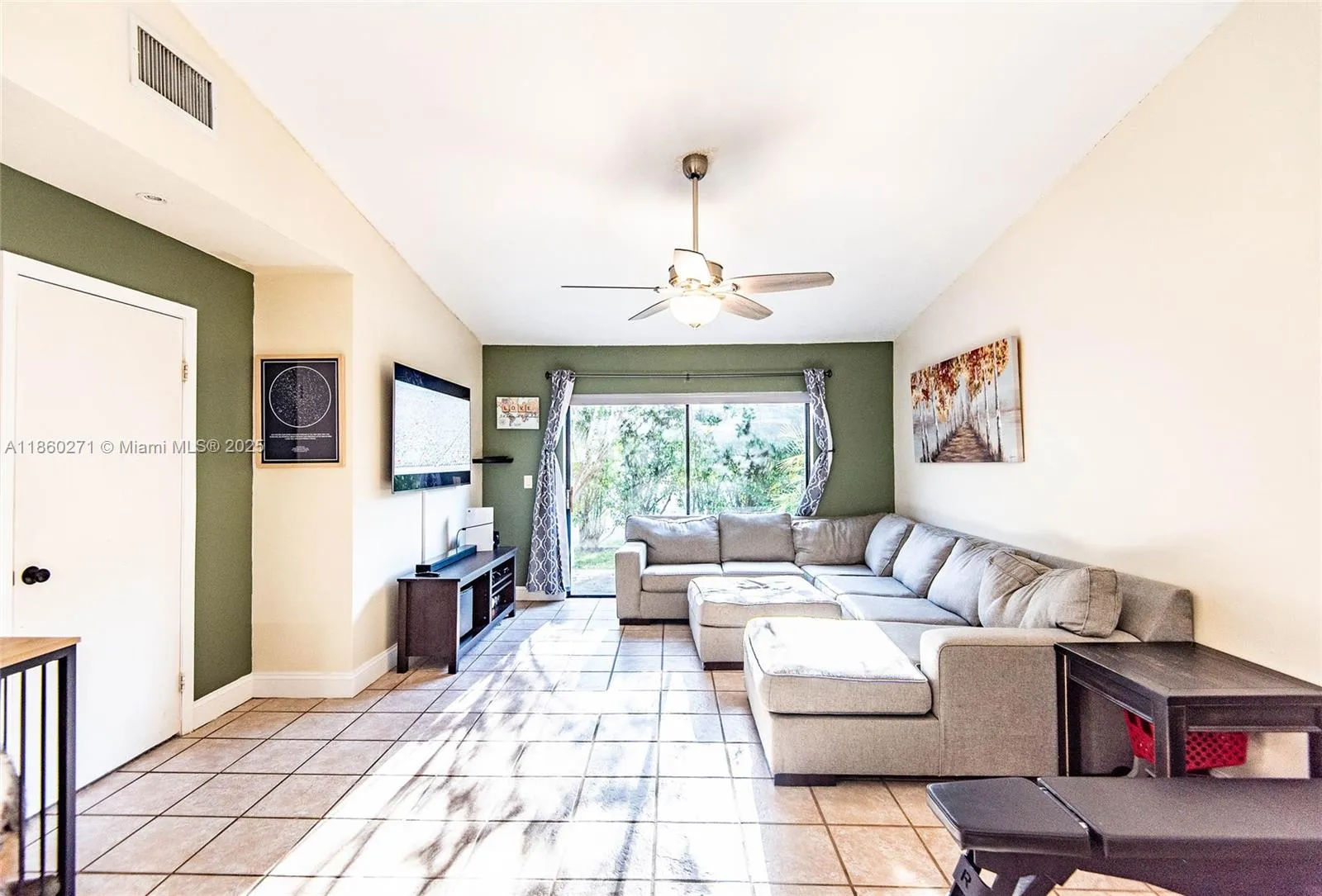 3 bedroom 2 bath for sale at 895 SW 120th Way, Davie FL 33325