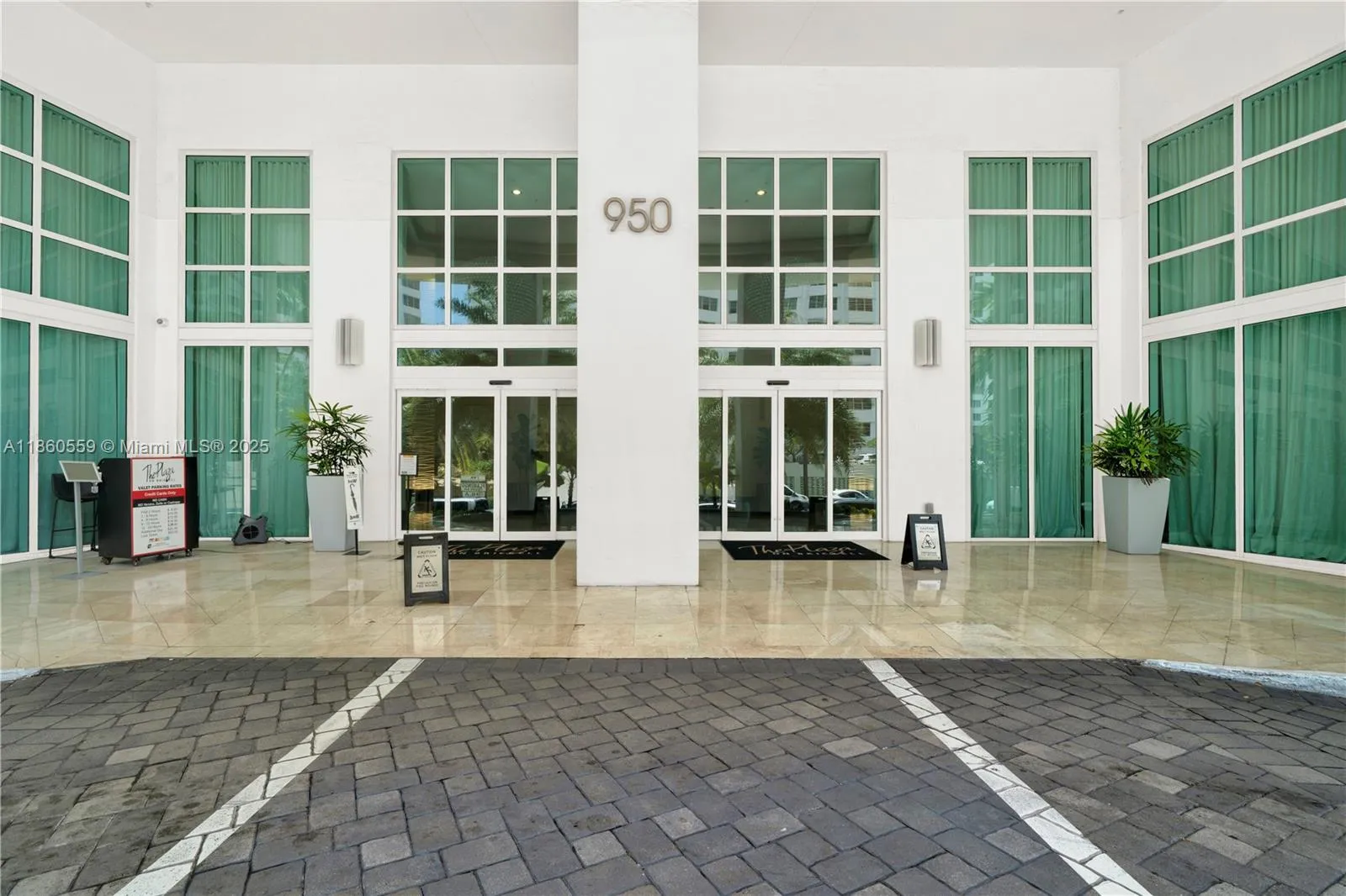 950 Brickell Bay Dr # 802, Miami FL 33131