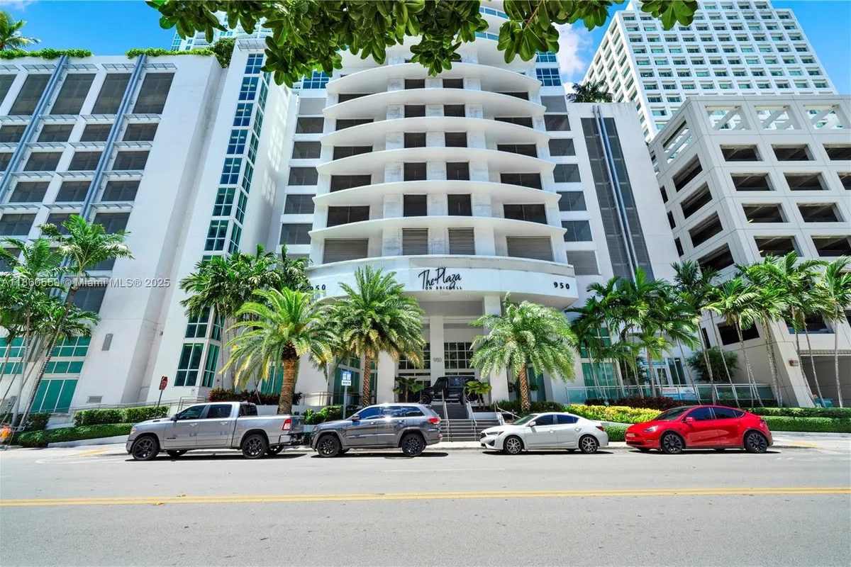 950 Brickell Bay Dr # 802, Miami FL 33131