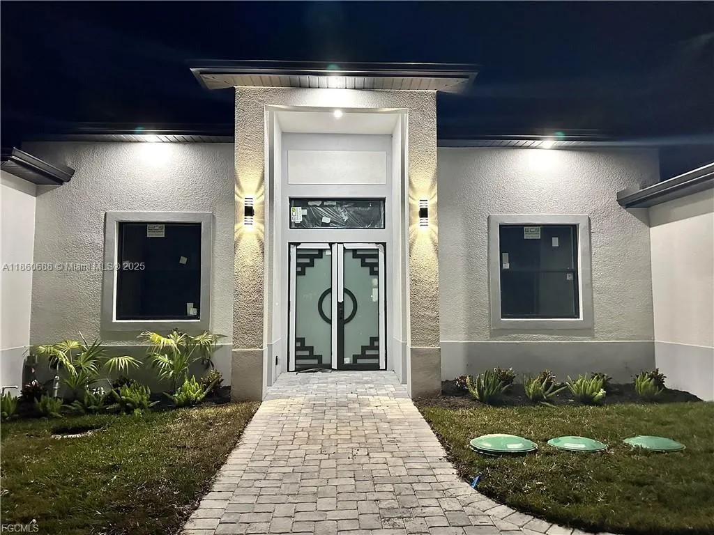 302 EL DORADO BLVD N, Cape Coral FL 33993