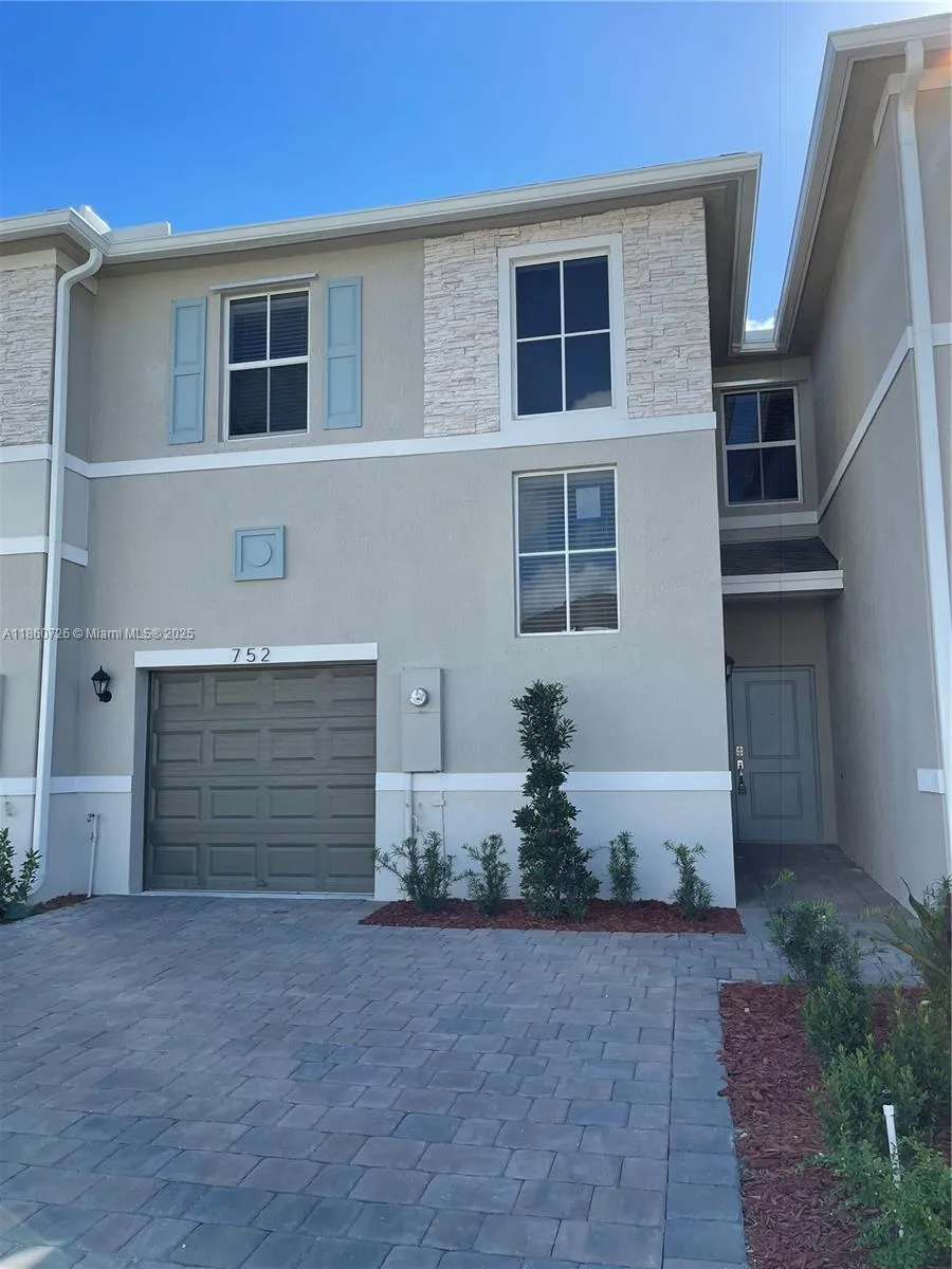 752 SE 17th St # 0, Homestead FL 33034