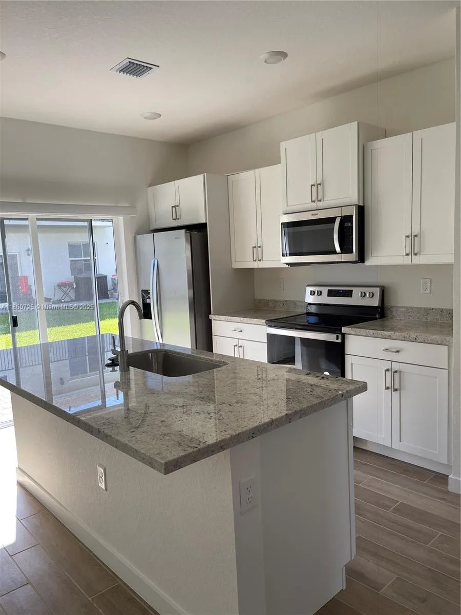 752 SE 17th St # 0, Homestead FL 33034
