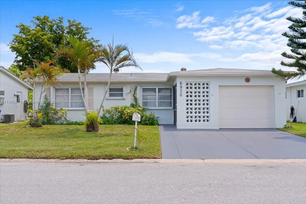 2 bedroom 2 bath for sale at 6930 NW 11th Ct, Margate FL 33063
