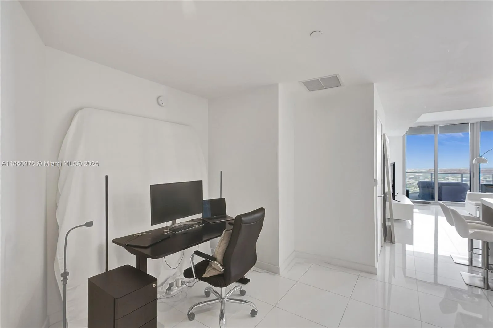 851 NE 1st Ave # 3800, Miami FL 33132