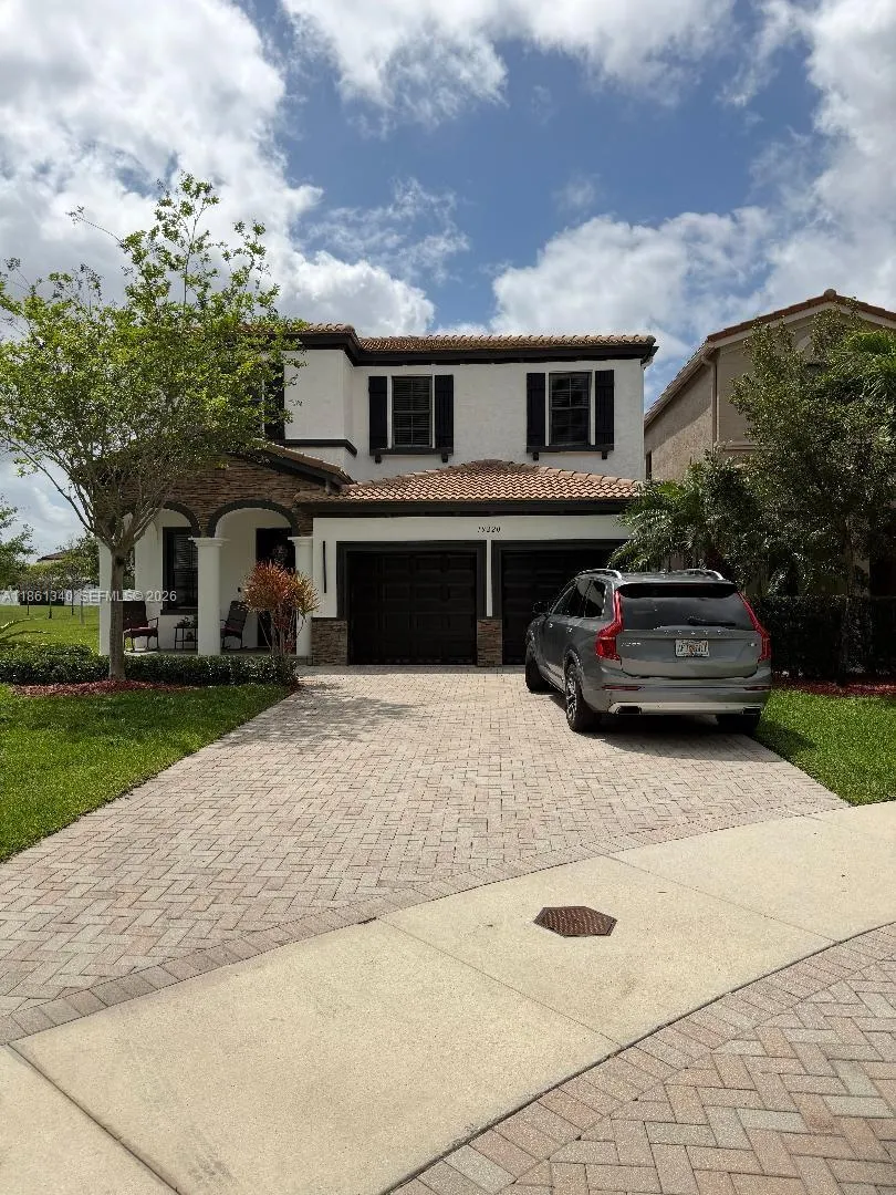 19220 NE 9th Pl, Miami FL 33179