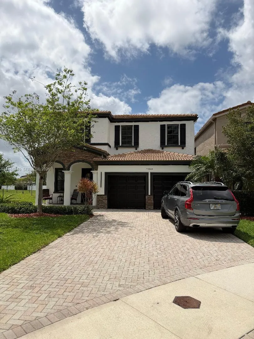 19220 NE 9th Pl, Miami FL 33179