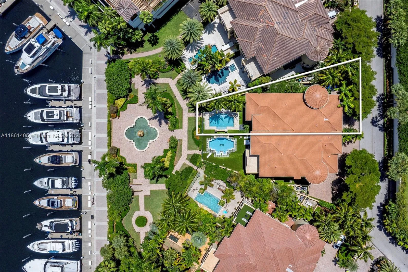 4 bedroom 3 bath for sale at 1504 Island Blvd, Aventura FL 33160