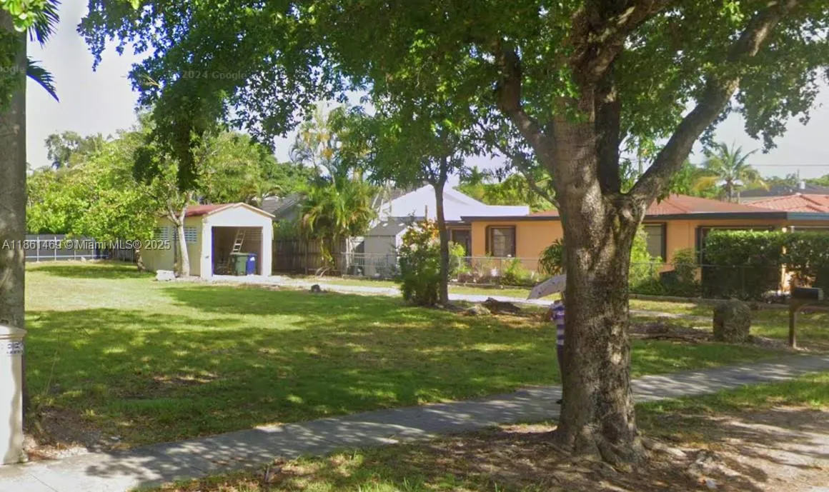 6500 SW 14th St, West Miami FL 33144
