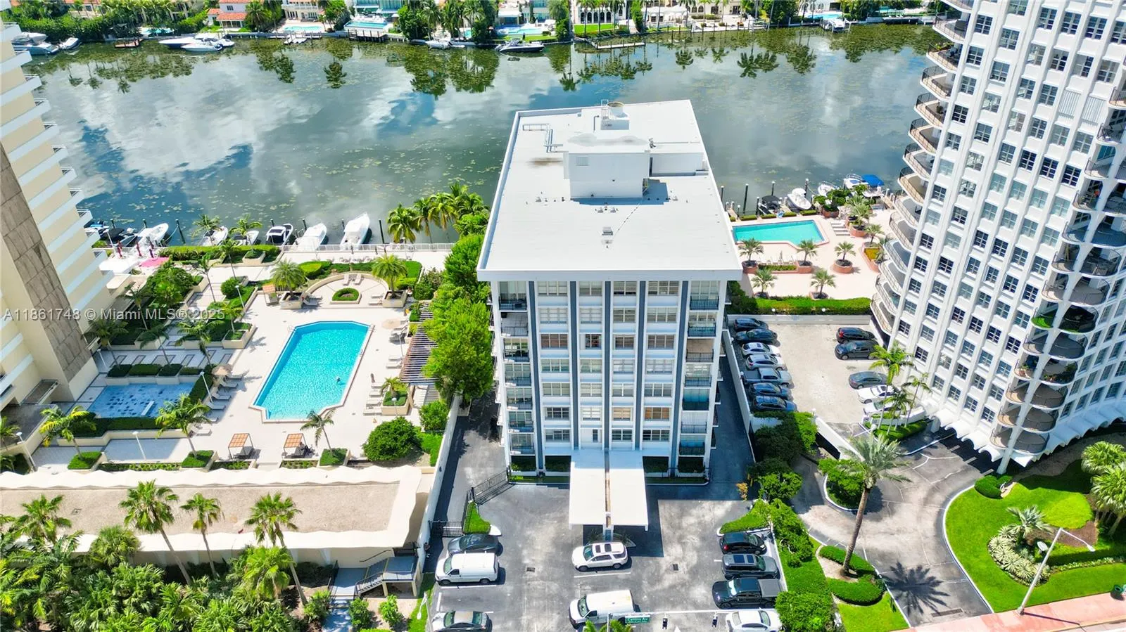 2 bedroom 2 bath for sale at 5640 Collins Ave # 6B, Miami Beach FL 33140