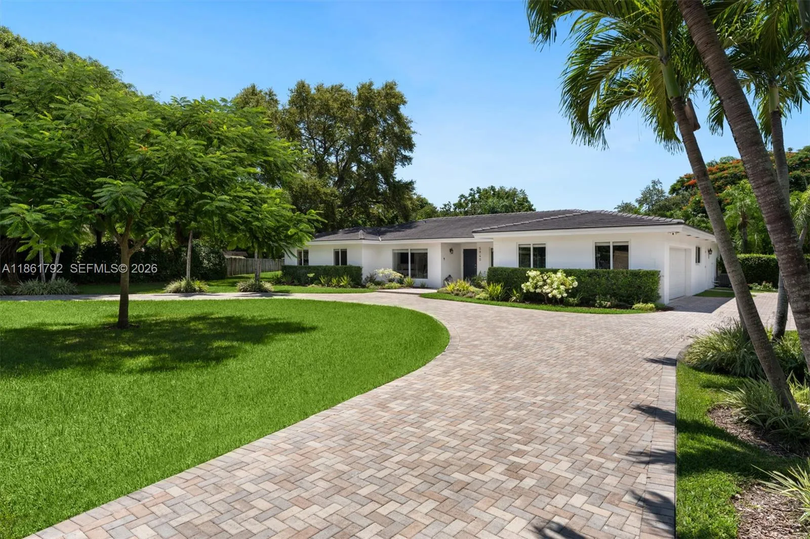 5 bedroom 4 bath for sale at 5940 SW 120th St, Pinecrest FL 33156