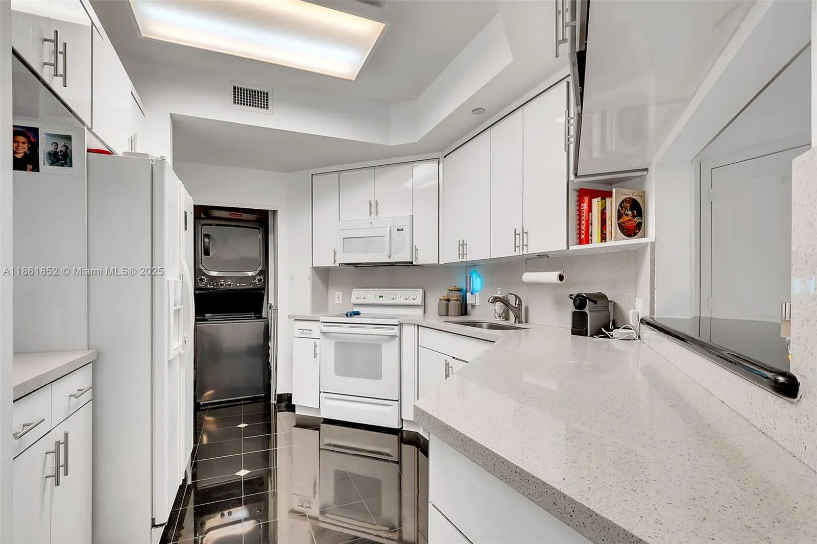 888 Brickell Key Dr # 500, Miami FL 33131