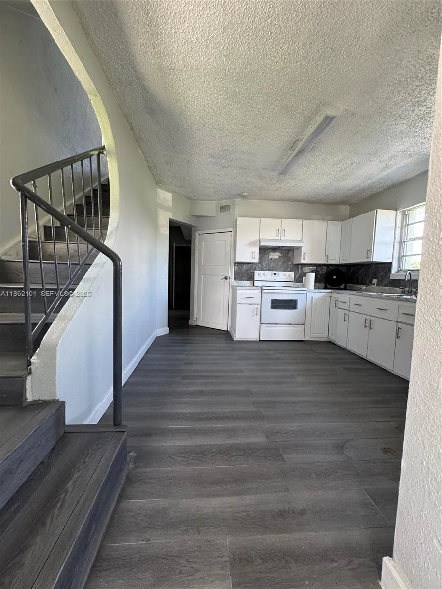 7802 NW 8th Ave # 1, Miami FL 33150