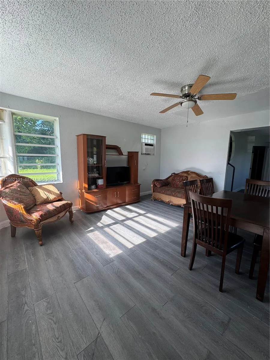 7802 NW 8th Ave # 1, Miami FL 33150