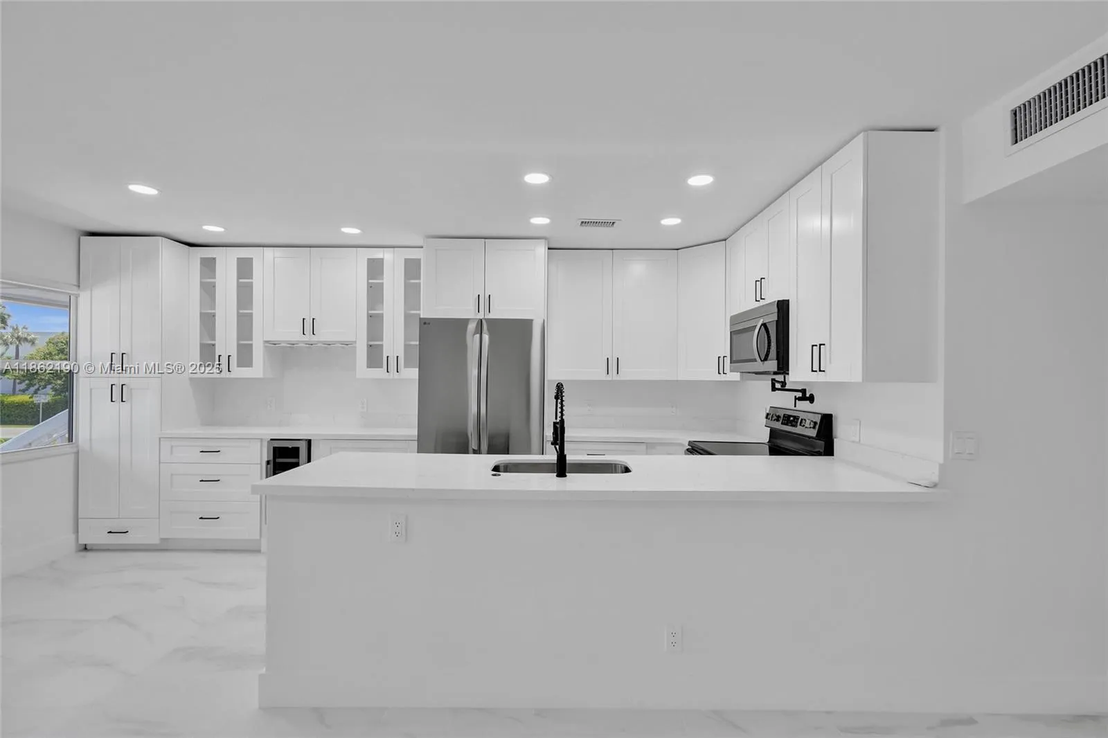 2 bedroom 1 bath for sale at 67 Newport D # 67, Deerfield Beach FL 33442