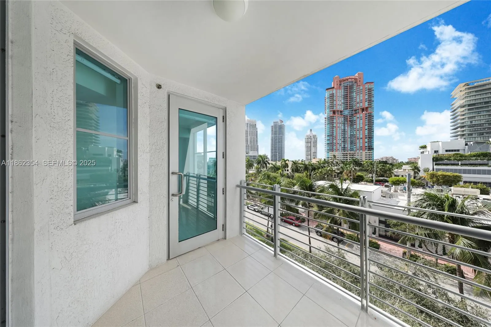 1 bedroom 1 bath for sale at 110 Washington Ave # 1513, Miami Beach FL 33139