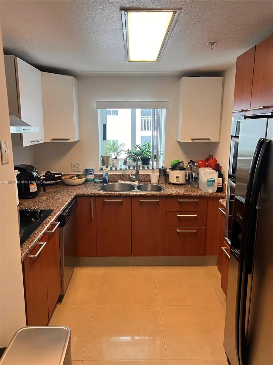 170 SE 14th St # 1504, Miami FL 33131