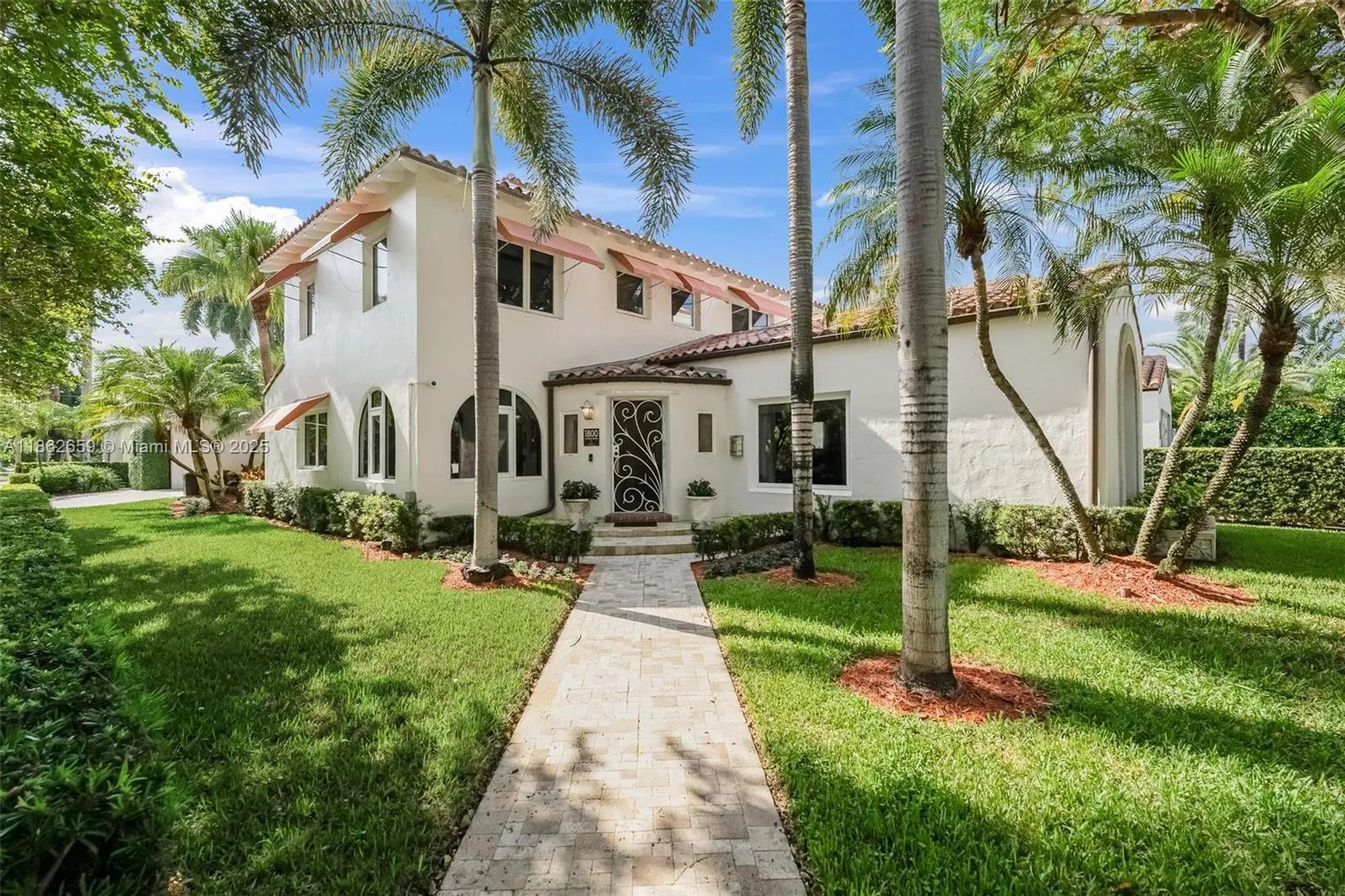 4 bedroom 4 bath for sale at 1800 Jefferson Ave, Miami Beach FL 33139