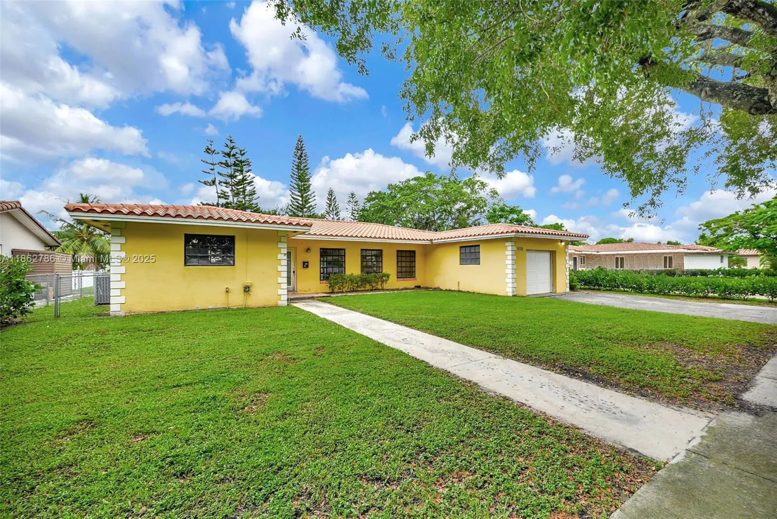 4 bedroom 3 bath for sale at 6750 White Oak Dr, Miami Lakes FL 33014
