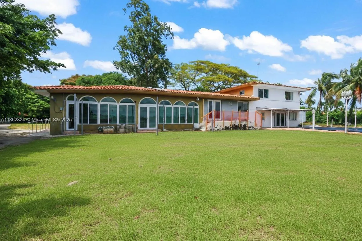 4399 SW 89th Ave, Miami FL 33165