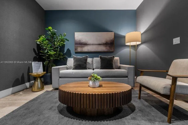 239 SW 9 Street # 602, Miami FL 33130