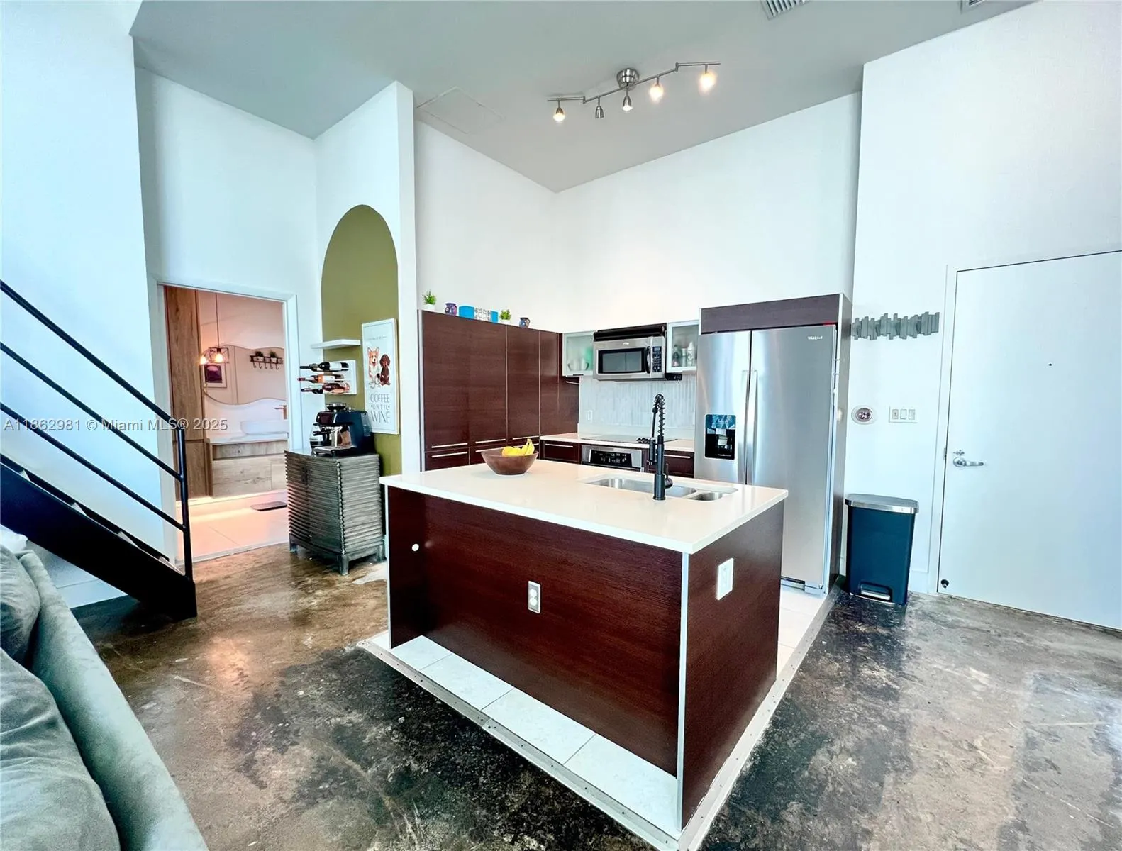 1900 N Bayshore Dr # 909, Miami FL 33132