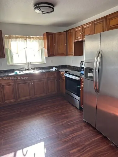 220 NW 7th Ave # 3, Miami FL 33128