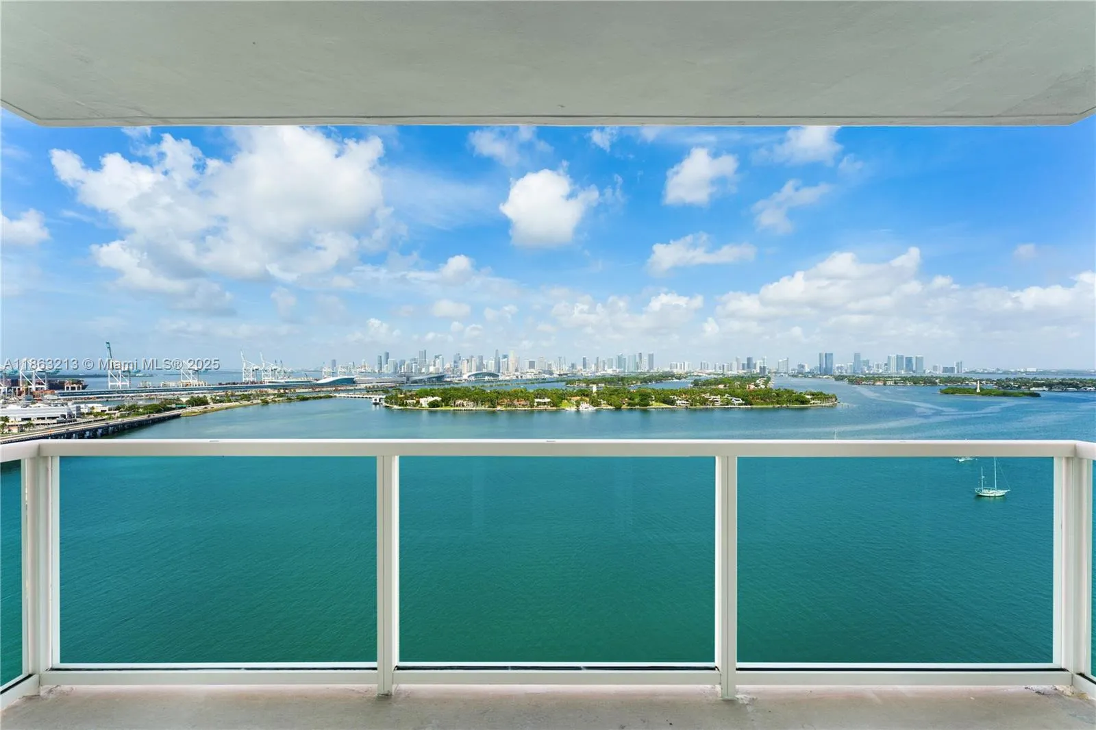 1 bedroom 1 bath for sale at 650 West Ave # 2305, Miami Beach FL 33139