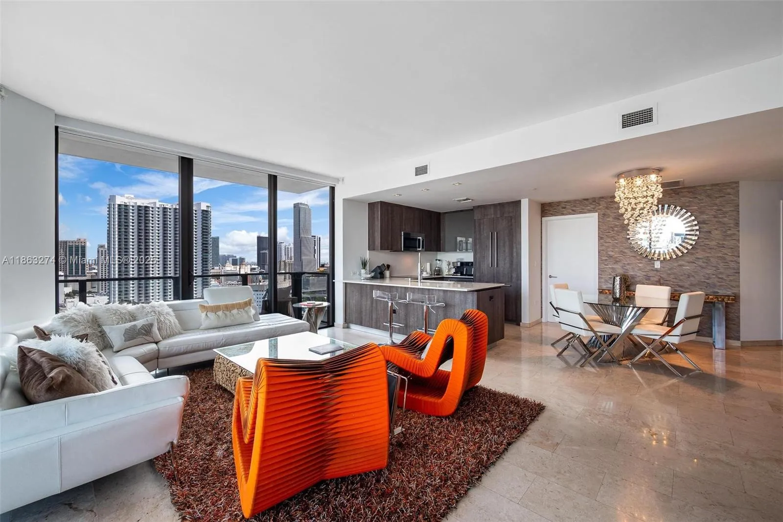 3 bedroom 3 bath for rent at 88 SW 7th St # 1812, Miami FL 33130