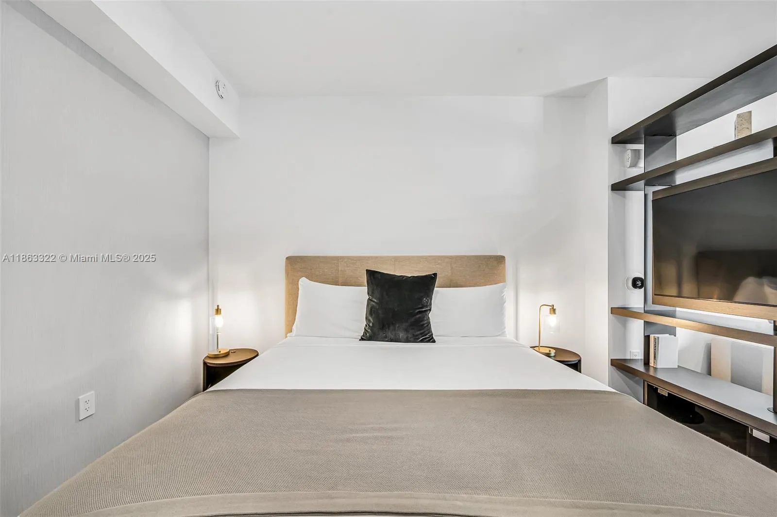 398 NE 5 # 4416, Miami FL 33132