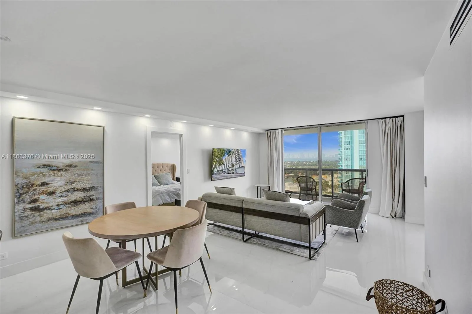 6039 Collins Ave # 1736, Miami Beach FL 33140