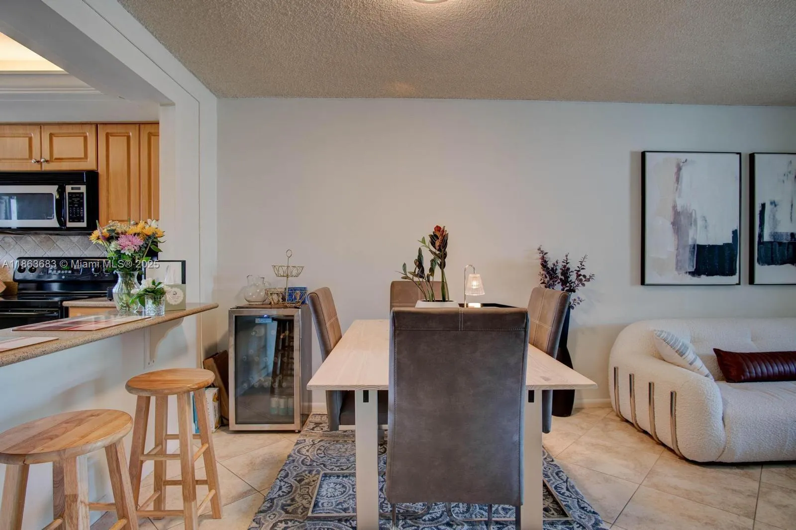 1900 Alamanda # 108, Naples FL 34102