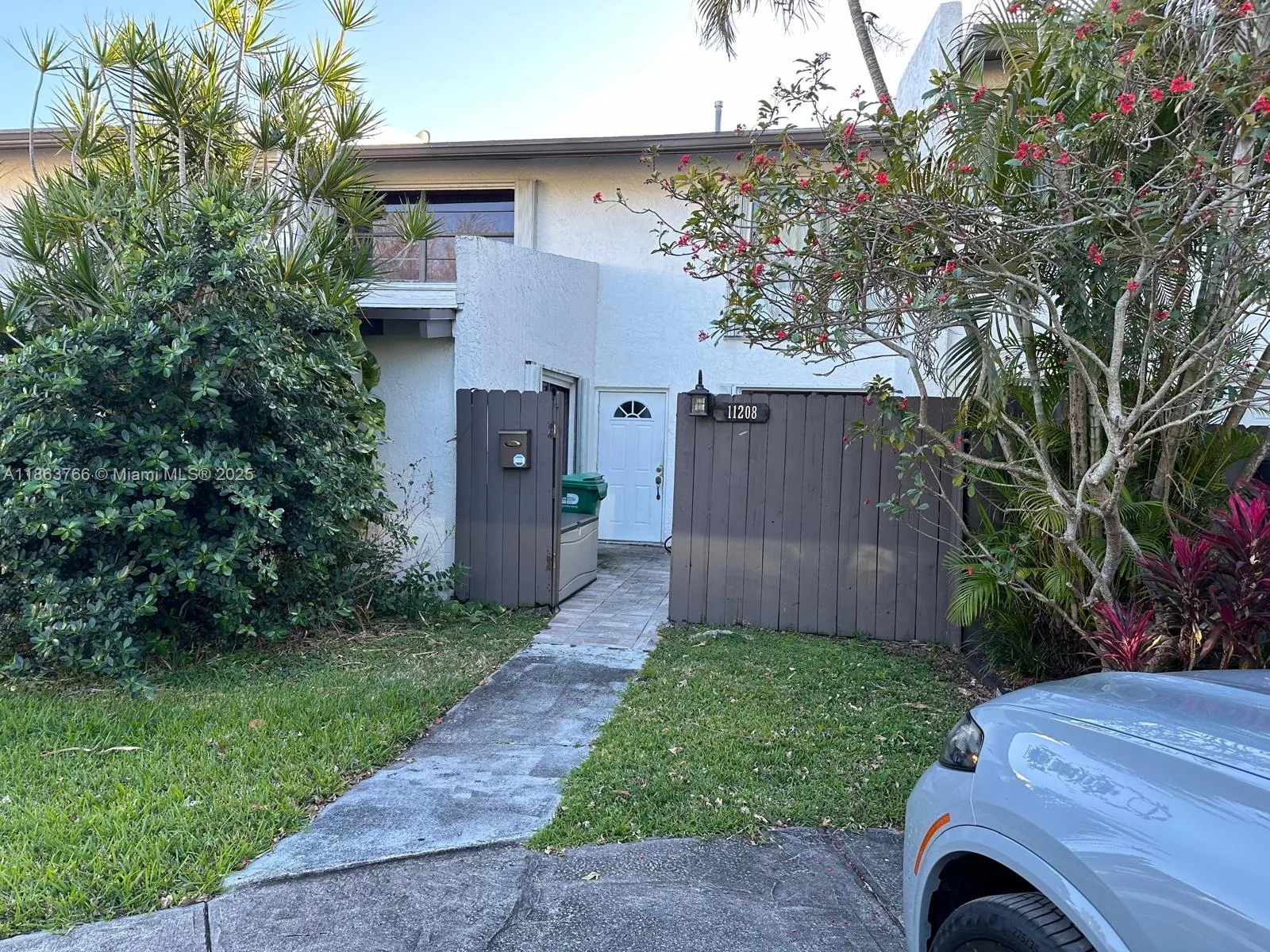 3 bedroom 2 bath for sale at 11208 SW 67th Ter, Miami FL 33173