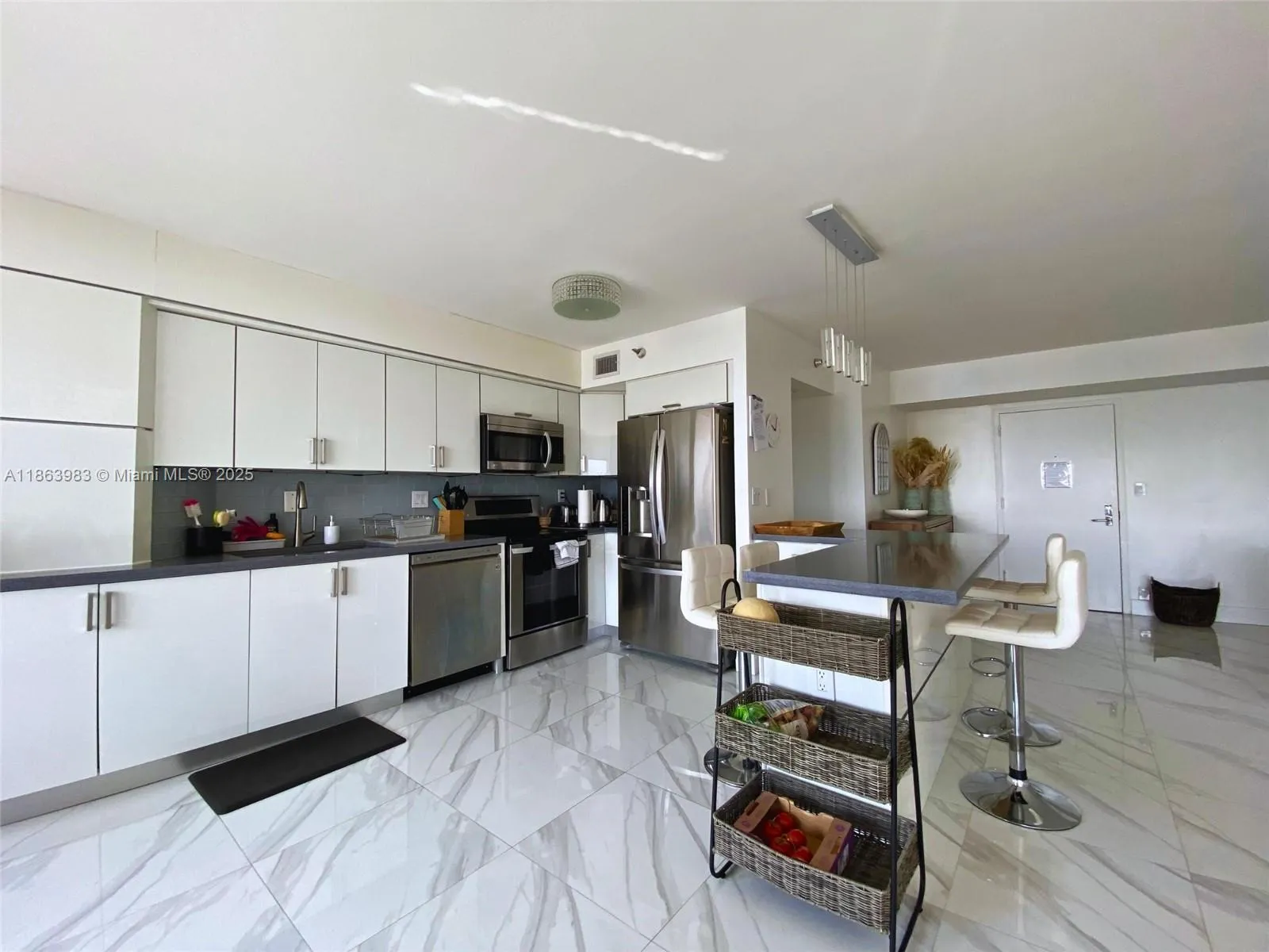 3530 Mystic Pointe Dr # 3014, Aventura FL 33180