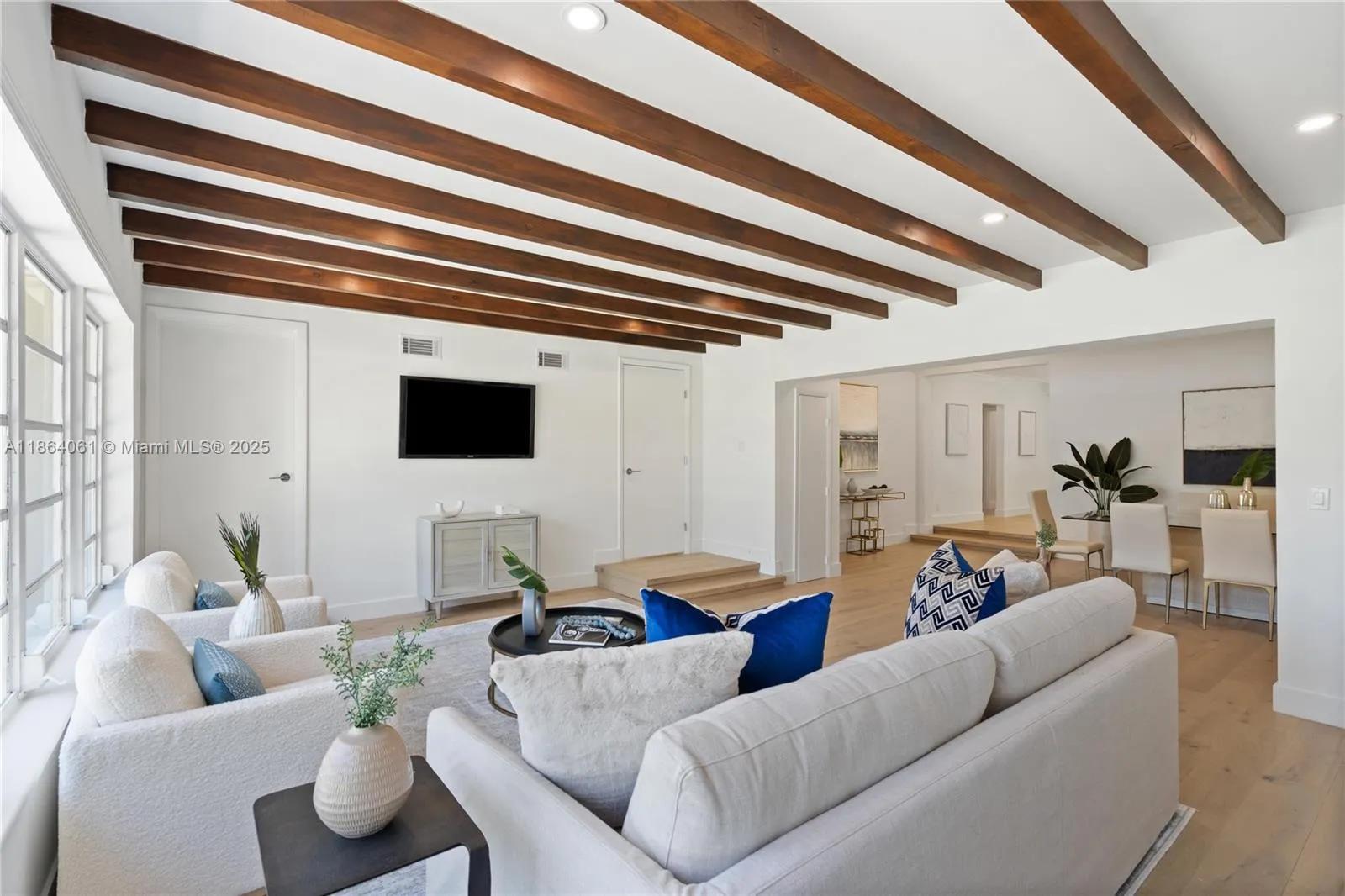 1033 W 47, Miami Beach FL 33140