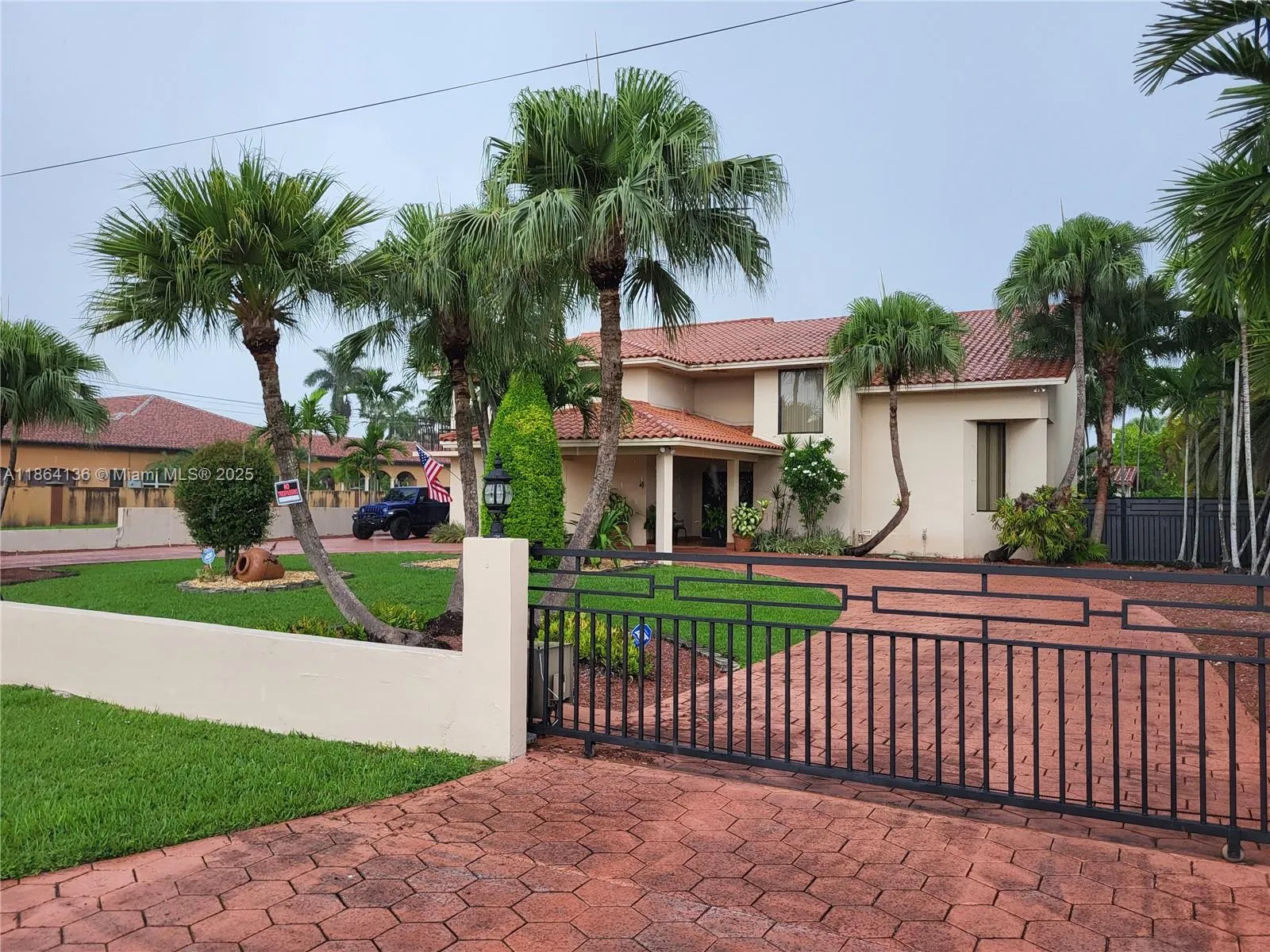 4 bedroom 4 bath for sale at 2930 SW 129 Ave, Miami FL 33175