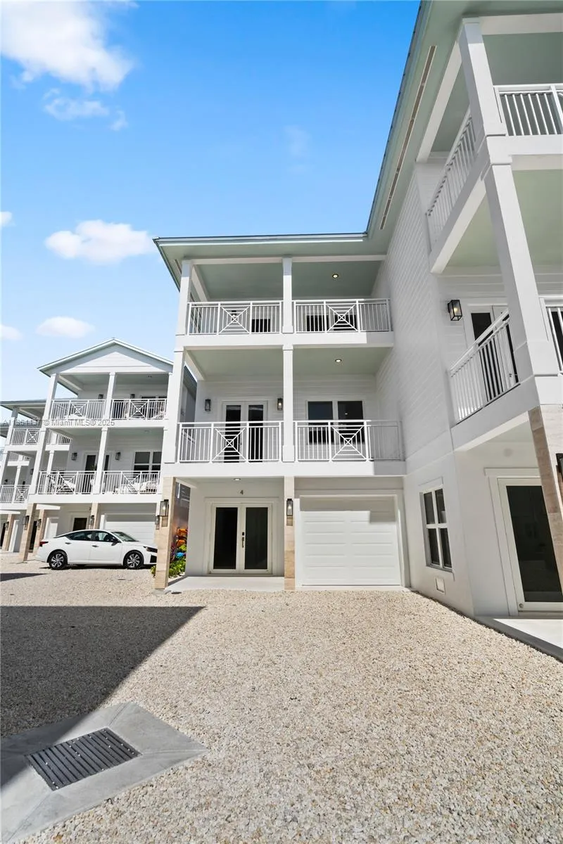 3 bedroom 3 bath for sale at 84745 Old Hwy # 4, Islamorada FL 33036